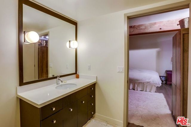 527 Molino Street 310, Los Angeles, CA 90013