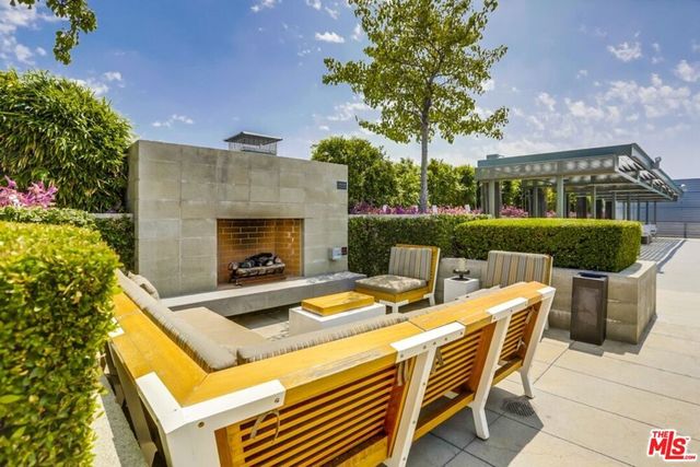 527 Molino Street 310, Los Angeles, CA 90013