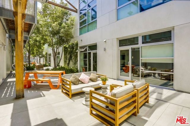 527 Molino Street 310, Los Angeles, CA 90013