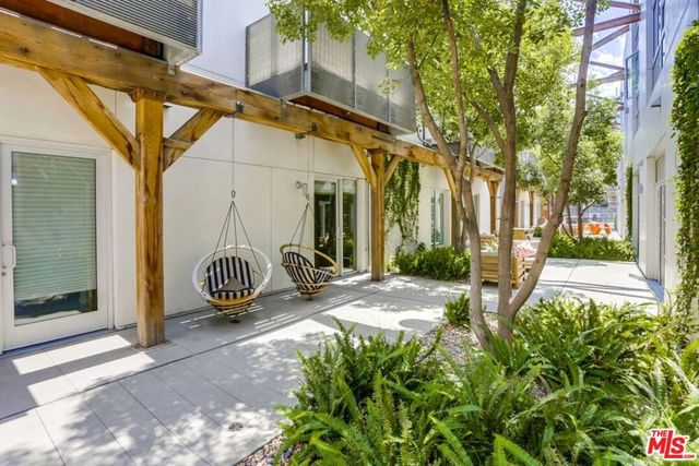 527 Molino Street 310, Los Angeles, CA 90013