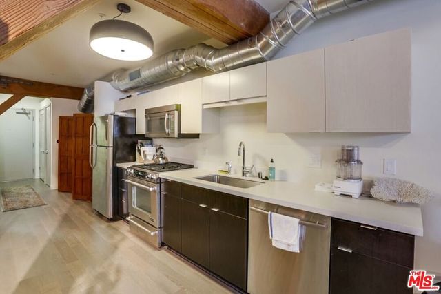 527 Molino Street 310, Los Angeles, CA 90013