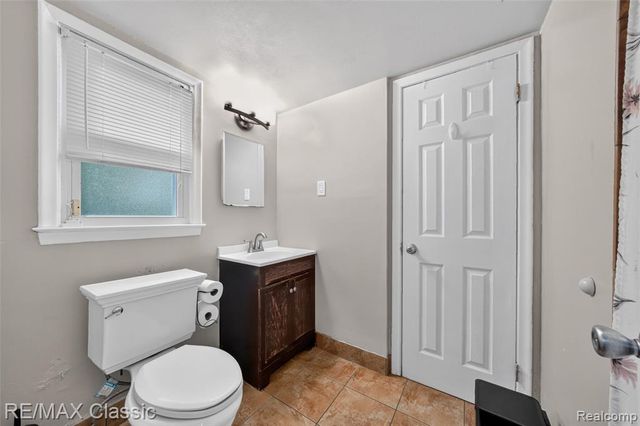 6638 Woodbank Drive, Bloomfield Hills, MI 48301