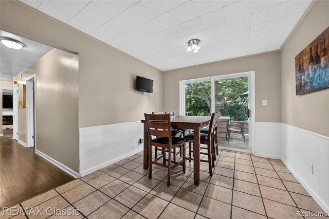 6638 Woodbank Drive, Bloomfield Hills, MI 48301