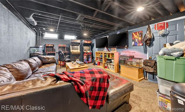 6638 Woodbank Drive, Bloomfield Hills, MI 48301