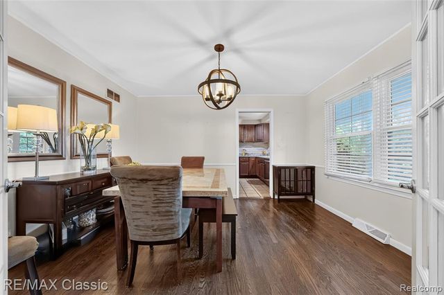 6638 Woodbank Drive, Bloomfield Hills, MI 48301