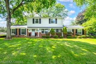 6638 Woodbank Drive, Bloomfield Hills, MI 48301