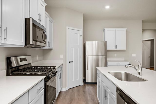 901 Spruce Circle N, Cambridge, MN 55008