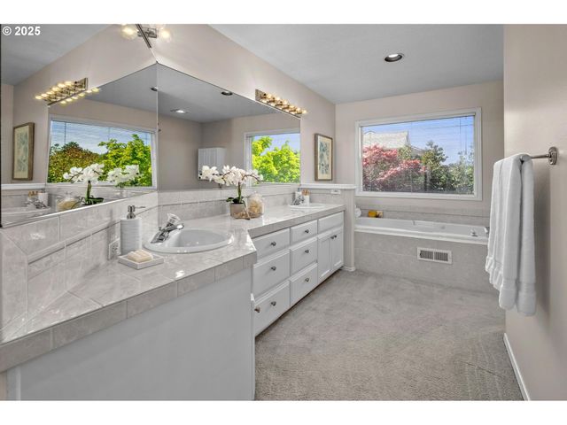 305 Sw 169TH Pl, Beaverton, OR 97006