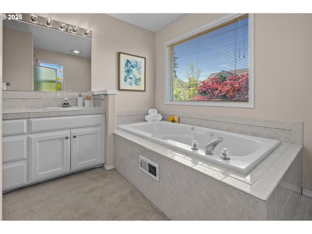 305 Sw 169TH Pl, Beaverton, OR 97006