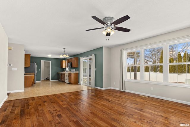 1941 COLT Drive, Washington, IL 61571