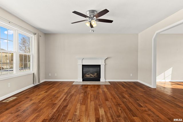 1941 COLT Drive, Washington, IL 61571