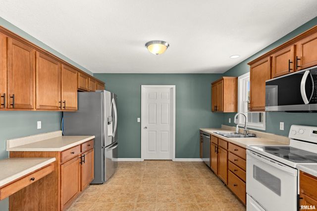 1941 COLT Drive, Washington, IL 61571