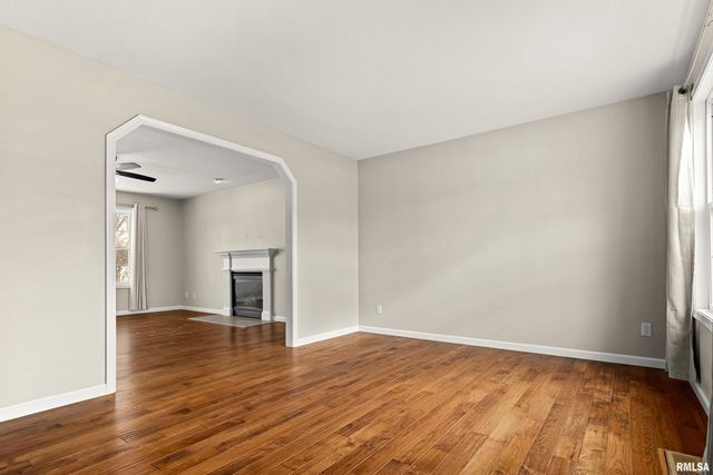 1941 COLT Drive, Washington, IL 61571