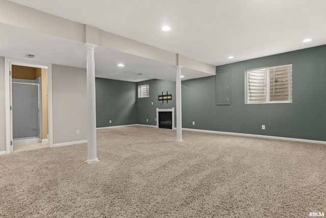 1941 COLT Drive, Washington, IL 61571