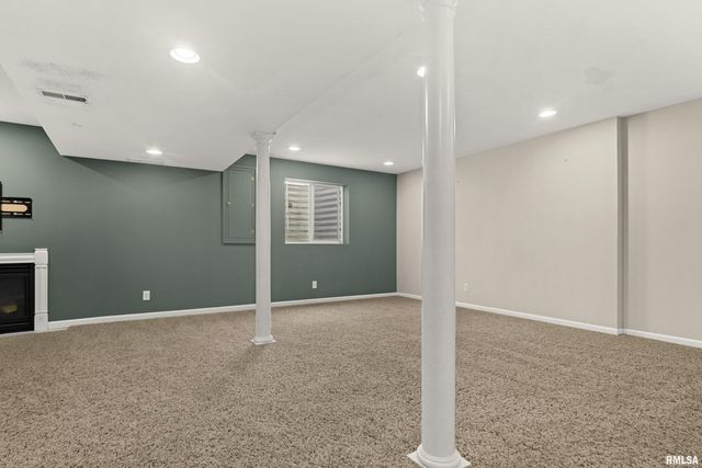 1941 COLT Drive, Washington, IL 61571