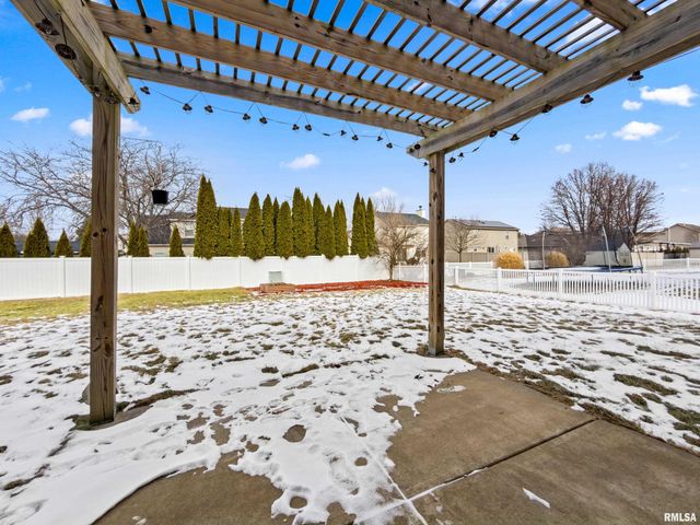 1941 COLT Drive, Washington, IL 61571