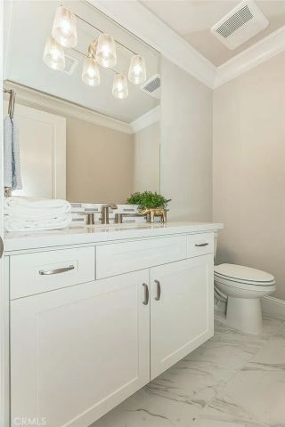 2315 E Courtside Drive, Fresno, CA 93730