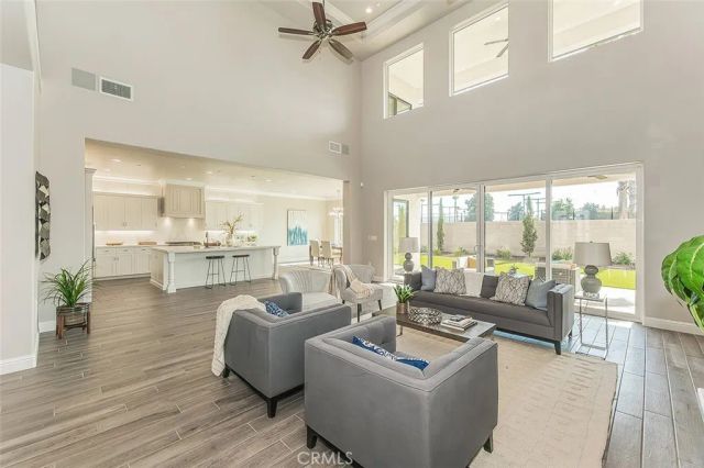 2315 E Courtside Drive, Fresno, CA 93730