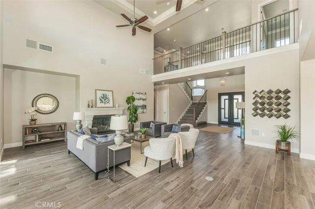 2315 E Courtside Drive, Fresno, CA 93730