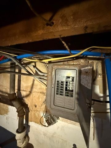 1060 W King Street, Decatur, IL 62522