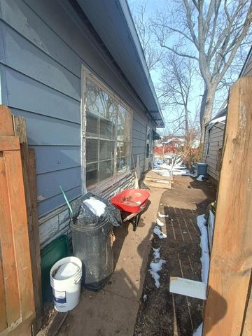 1060 W King Street, Decatur, IL 62522