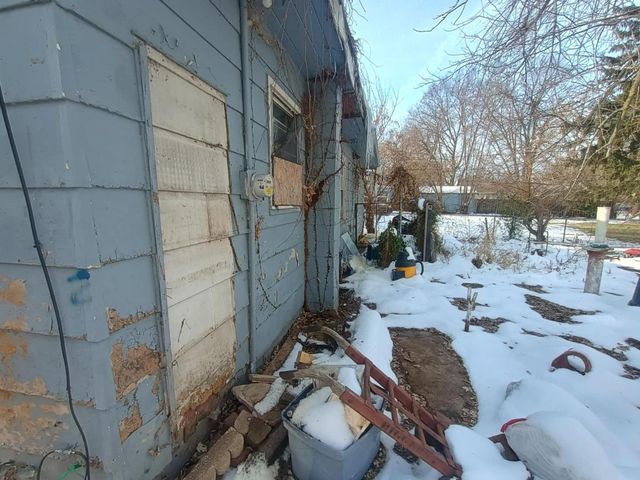 1060 W King Street, Decatur, IL 62522