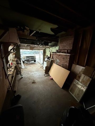 1060 W King Street, Decatur, IL 62522