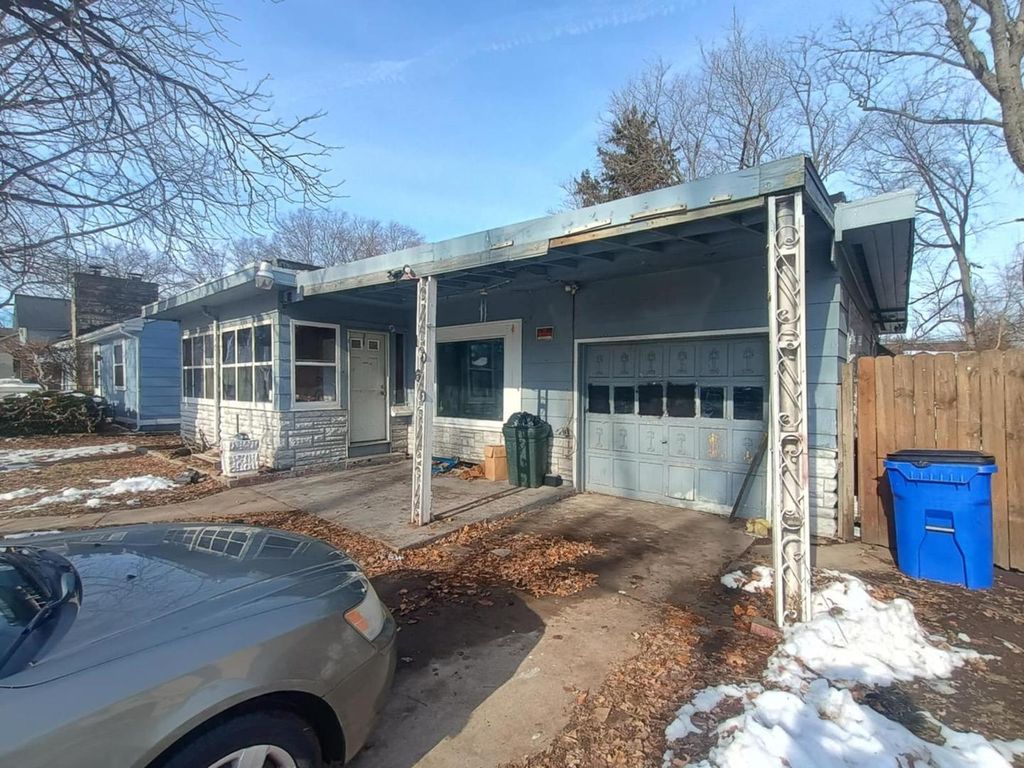 1060 W King Street, Decatur, IL 62522