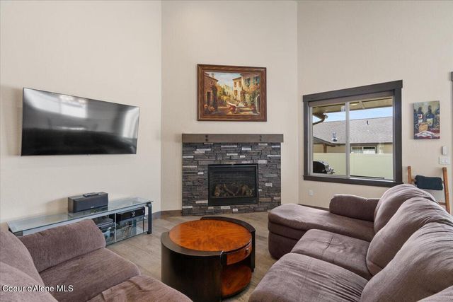 940 W Wayward CIR, Post Falls, ID 83854