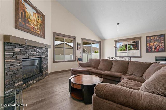 940 W Wayward CIR, Post Falls, ID 83854