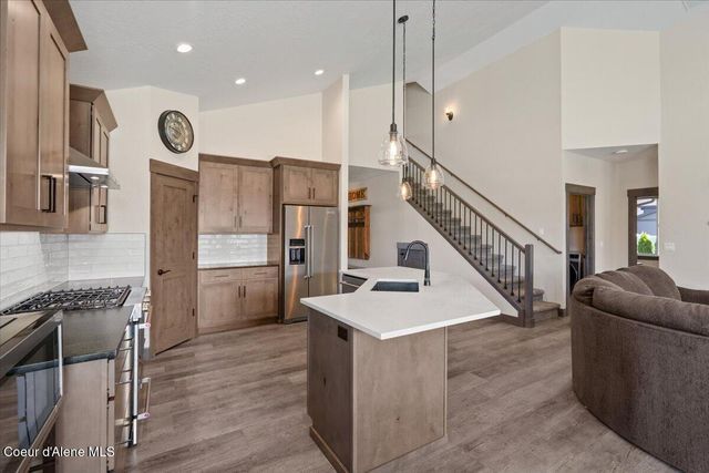940 W Wayward CIR, Post Falls, ID 83854