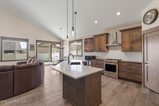 940 W Wayward CIR, Post Falls, ID 83854