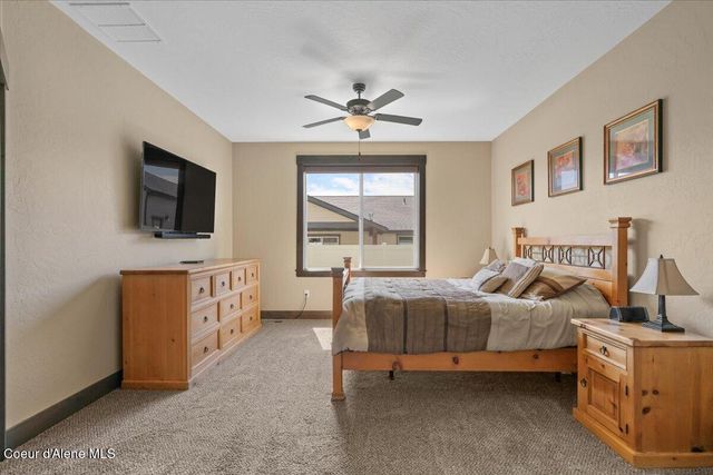 940 W Wayward CIR, Post Falls, ID 83854