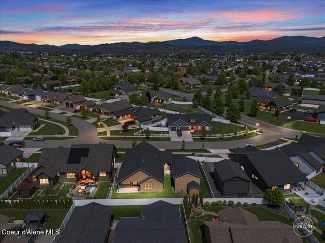 940 W Wayward CIR, Post Falls, ID 83854