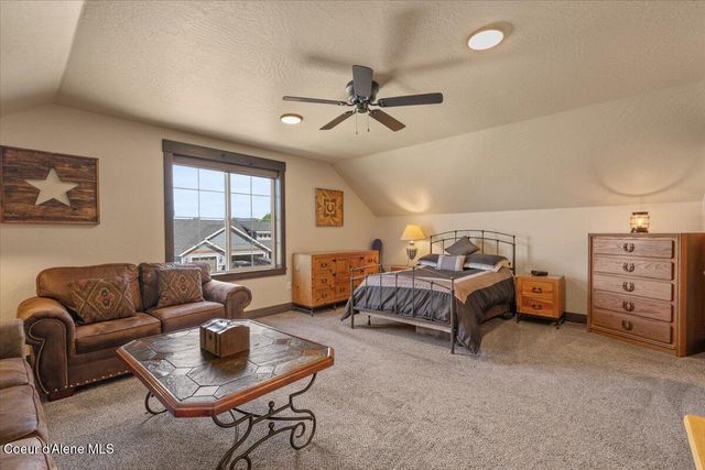 940 W Wayward CIR, Post Falls, ID 83854