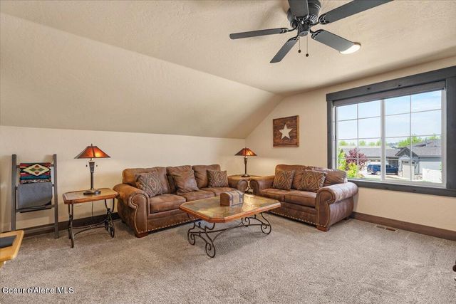 940 W Wayward CIR, Post Falls, ID 83854