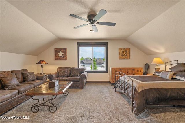 940 W Wayward CIR, Post Falls, ID 83854