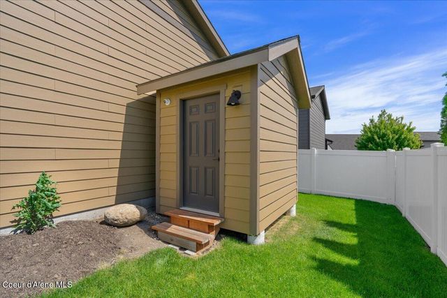 940 W Wayward CIR, Post Falls, ID 83854