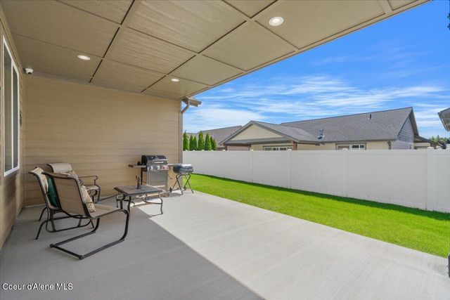 940 W Wayward CIR, Post Falls, ID 83854