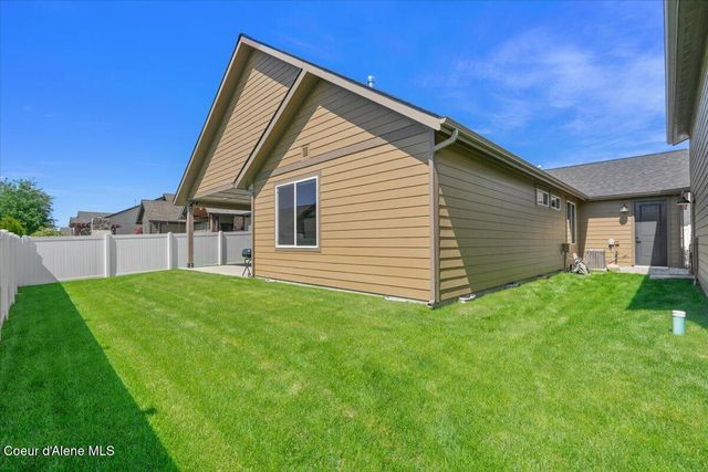 940 W Wayward CIR, Post Falls, ID 83854