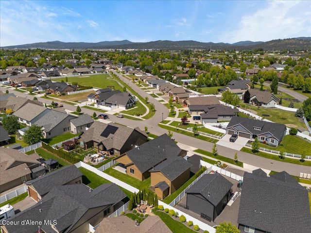 940 W Wayward CIR, Post Falls, ID 83854