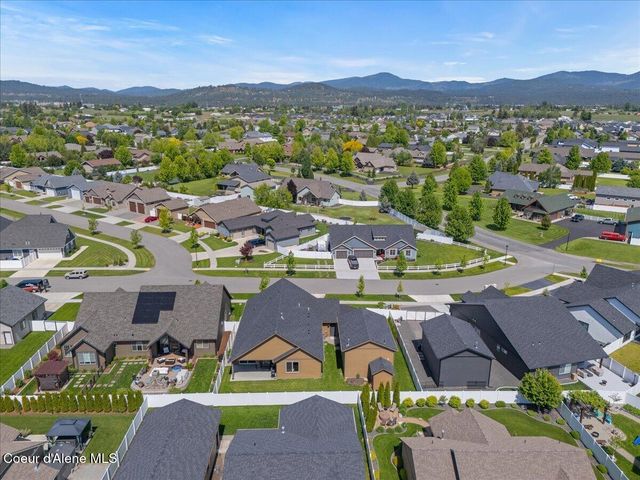 940 W Wayward CIR, Post Falls, ID 83854