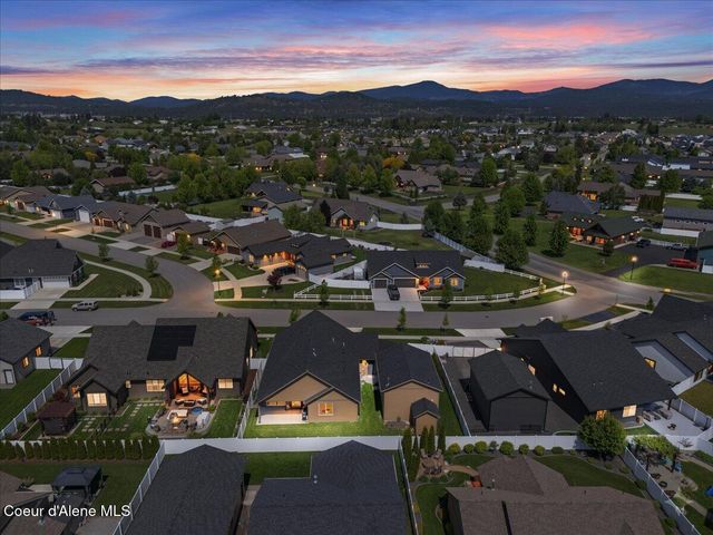 940 W Wayward CIR, Post Falls, ID 83854