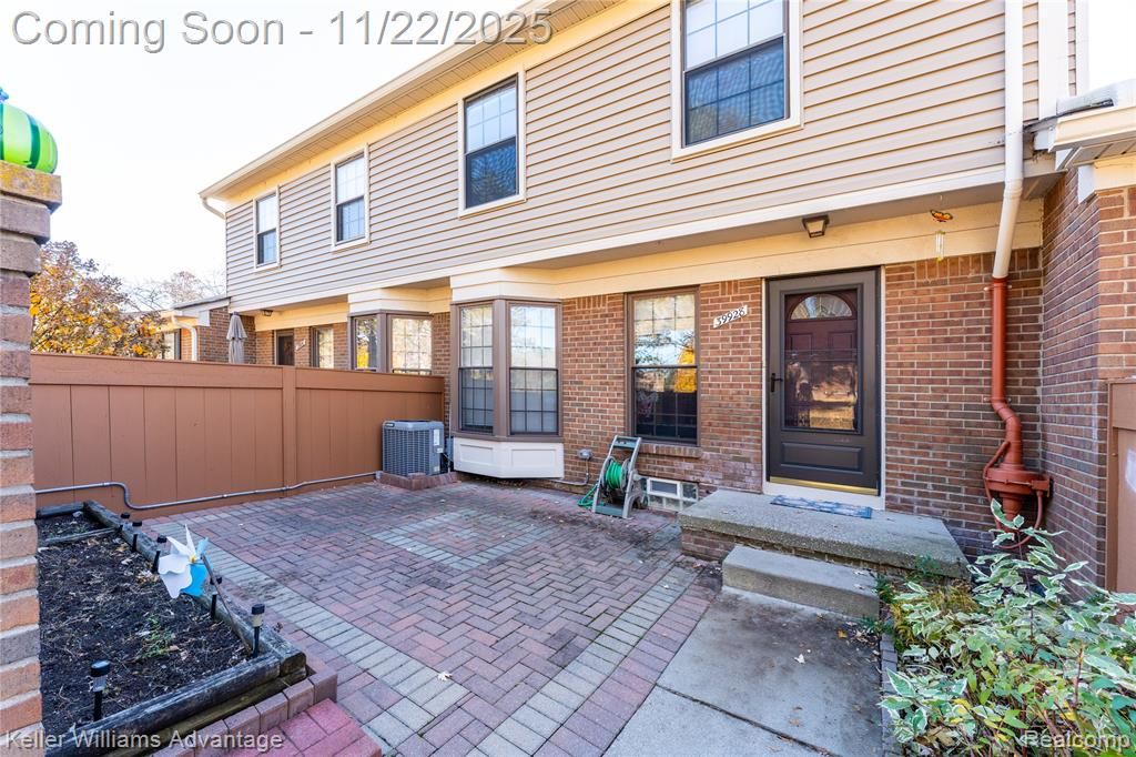 39928 Crosswinds, Novi, MI 48375