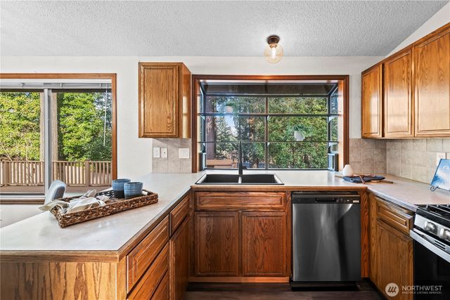 5701 68th Avenue Ct W, University Place, WA 98467