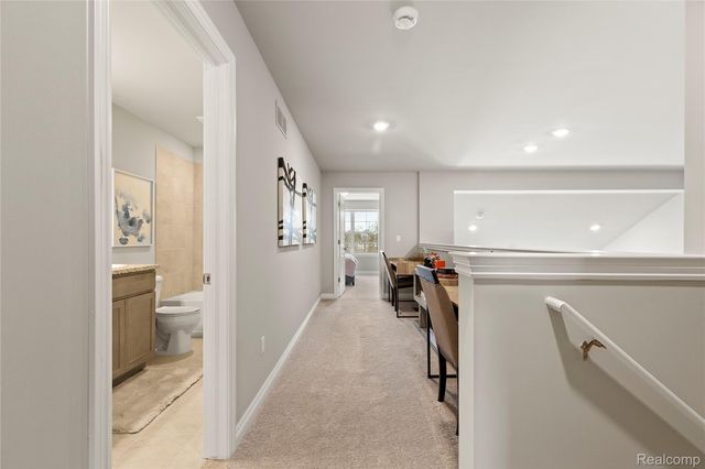 2270 Chase Drive 112, Hartland Township, MI 48855