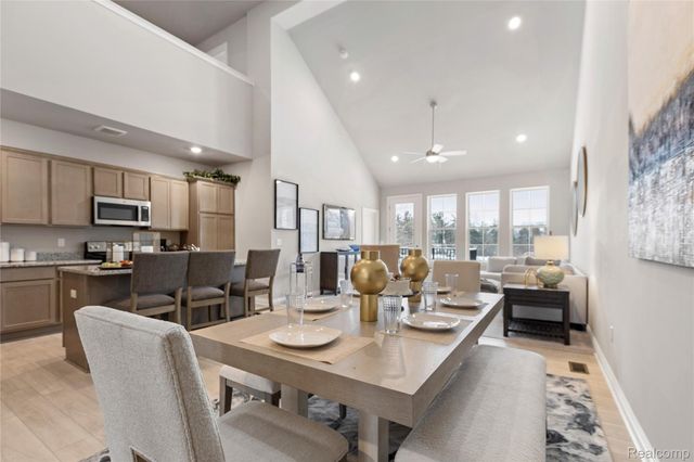 2270 Chase Drive 112, Hartland Township, MI 48855