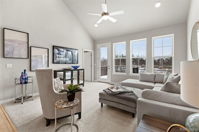 2270 Chase Drive 112, Hartland Township, MI 48855