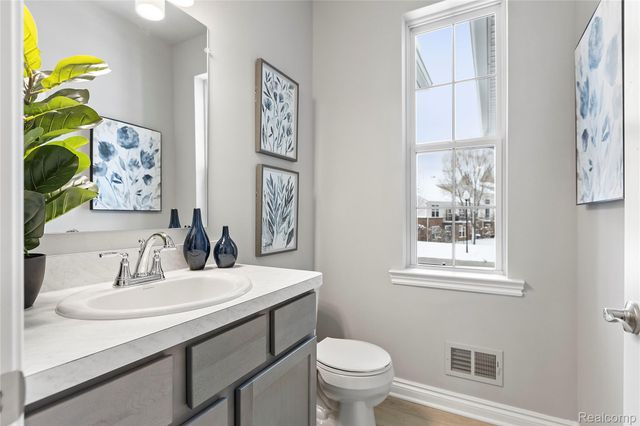 2270 Chase Drive 112, Hartland Township, MI 48855