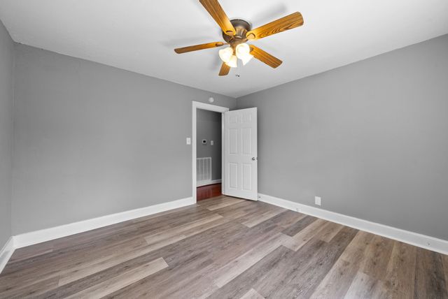 404 Cyprus Ct, Clarksville, TN 37040
